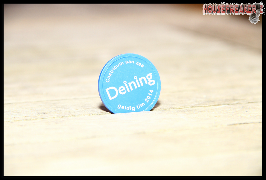 889x601 pixels (473K)